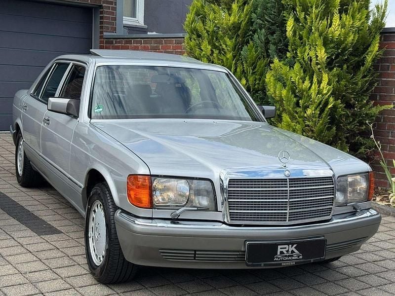 Second-hand Mercedes 500 252 CP (185 kW) 1987 Argintiu Berlinǎ