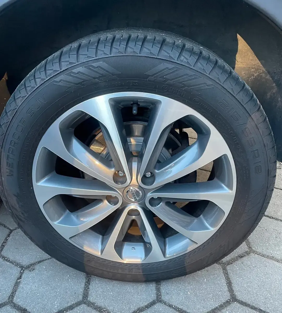 Gebraucht Nissan Qashqai +2 Tekna 150 PS (110 kW) 2011 Grau SUV