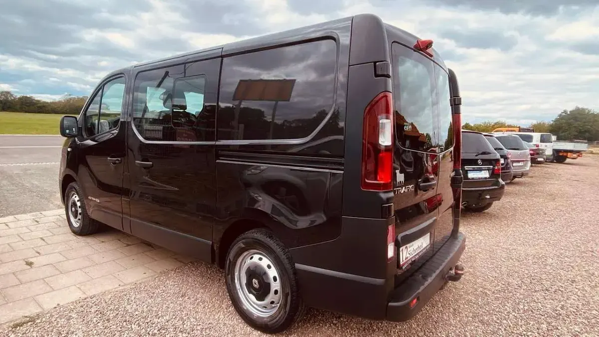 Gebraucht Renault Trafic 145 PS (106 kW) 2018 Schwarz Van / Kleinbus