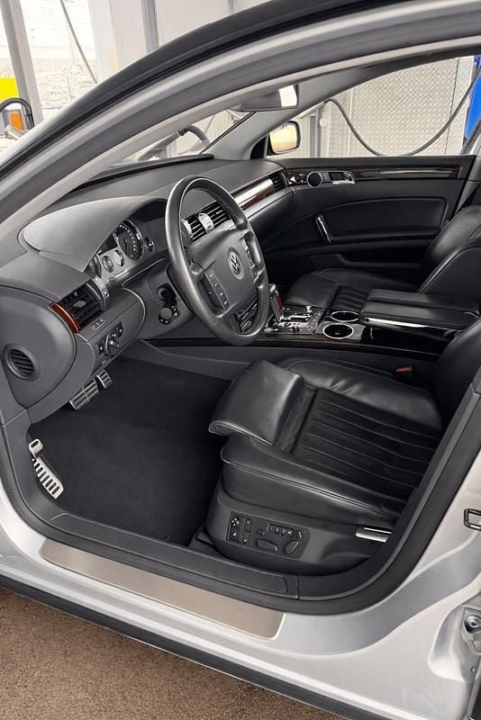 Silber Gebraucht 2003 VW Phaeton Limousine | 5.450 € (Guter Preis) - Bild 1/4