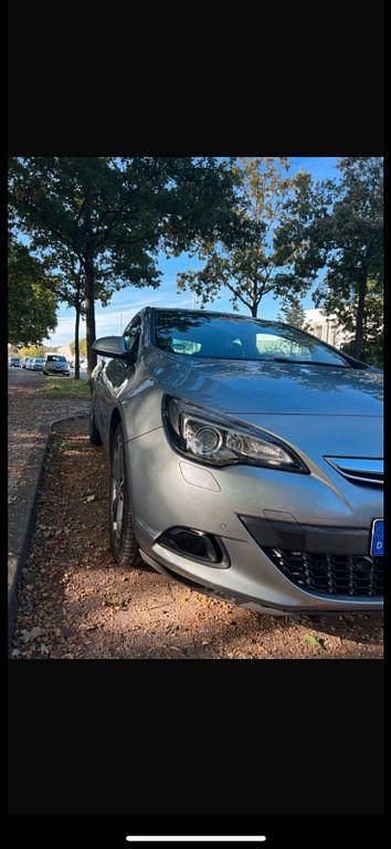 Grau Gebraucht 2011 Opel Astra GTC Edition Limousine | 3.500 € (Superpreis) - Bild 1/4