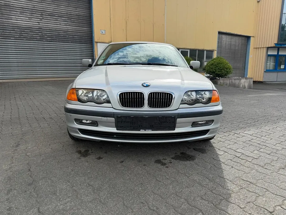 Gebraucht BMW 323 170 PS (125 kW) 1998 Silber Limousine