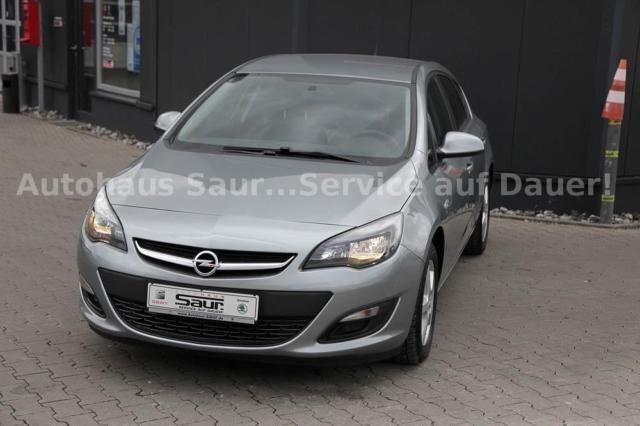 Gebraucht Opel Astra 165 PS (121 kW) 2012 Andere farbe metallic Limousine