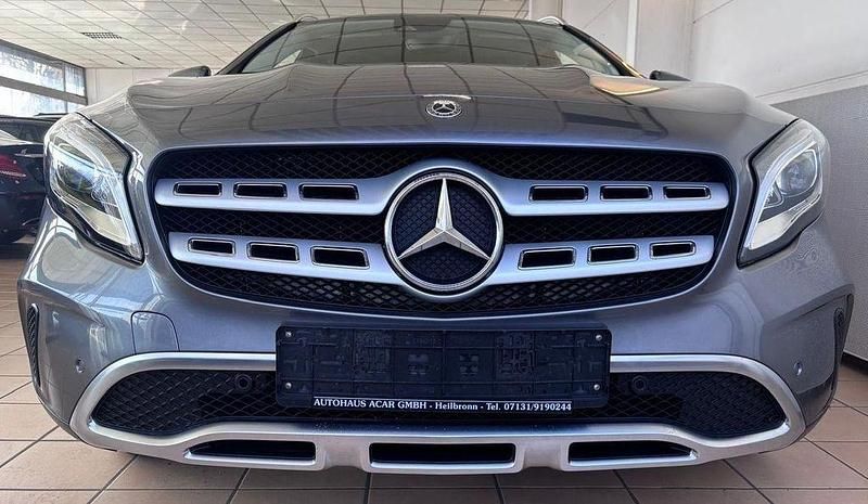 Gebraucht Mercedes GLA220 170 PS (125 kW) 2019 Mountaingrau SUV