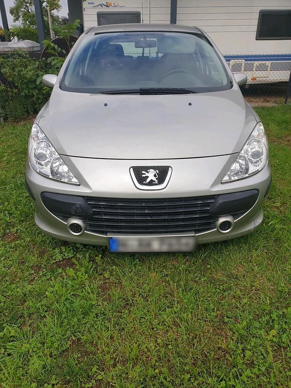 Silber Gebraucht 2006 Peugeot 307 Premium Kleinwagen | 1.999 € (Guter Preis) - Bild 1/4
