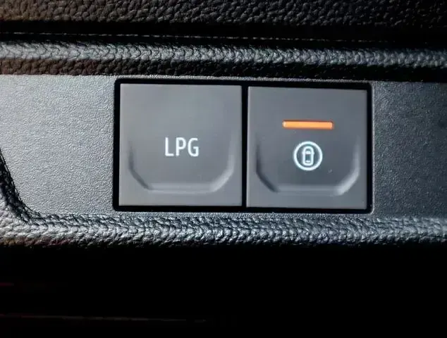 Używany Dacia Sandero Expression 101 KM (74 kW) 2025 Niebieski Hatchback