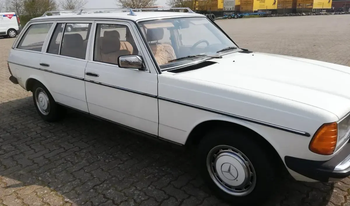 Gebraucht Mercedes 240 72 PS (52 kW) 1984 Weiß Kombi