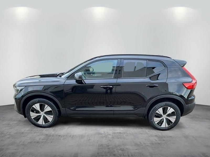 Neu Volvo XC40 Plus 163 PS (119 kW) 2025 Schwarz SUV