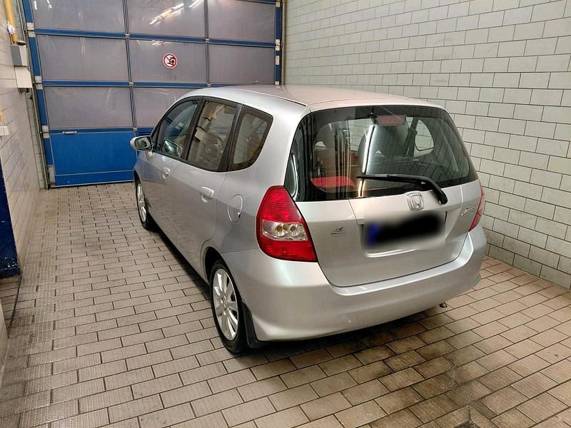 Gebraucht Honda Jazz 83 PS (61 kW) 2007 Silber Kleinwagen