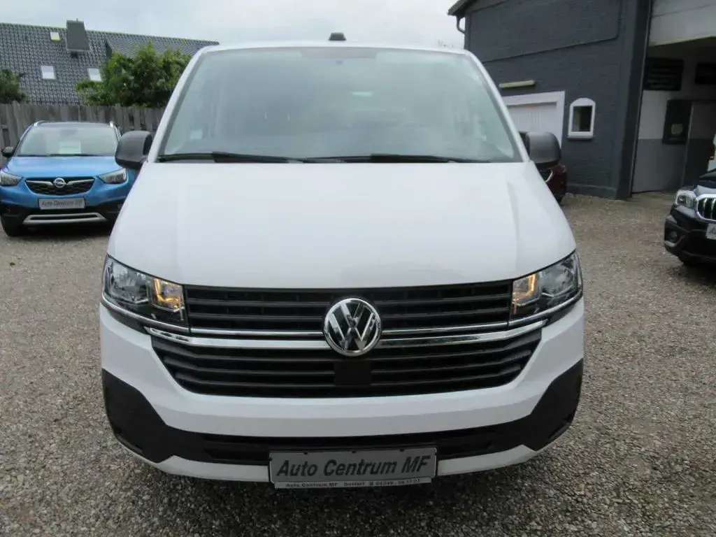 Gebraucht VW Multivan Trendline 110 PS (80 kW) 2021 Weiß Van / Kleinbus
