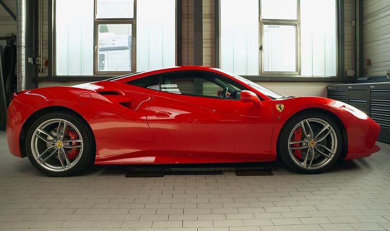 Gebraucht Ferrari 488 670 PS (492 kW) 2016 Rot