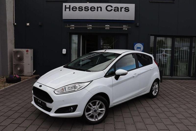 Frostweiß Gebraucht 2017 Ford Fiesta Trend Kleinwagen | 6.400 € (Guter Preis) - Bild 1/4