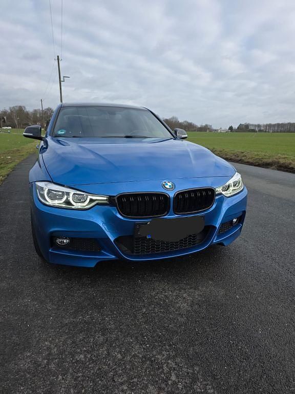 Gebraucht BMW 320 M Sport 184 PS (135 kW) 2016 Blau Limousine