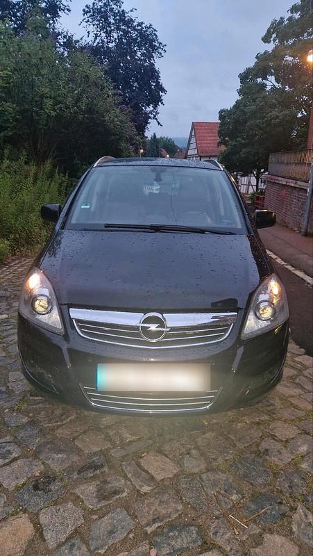 Schwarz Gebraucht 2011 Opel Zafira Van / Kleinbus | 4.000 € - Bild 1/4