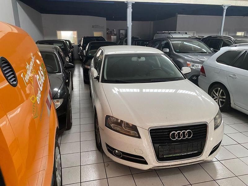 Gebraucht Audi A3 Attraction 105 PS (77 kW) 2011 Weiß Kleinwagen