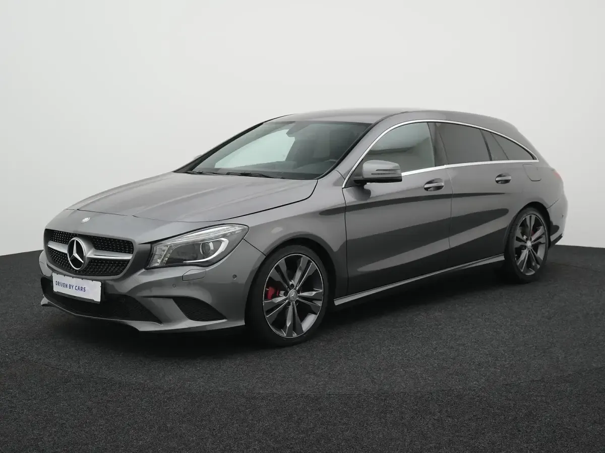 Gebraucht Mercedes CLA200 Shooting Brake 136 PS (100 kW) 2016 Mountaingrau  met. Kombi