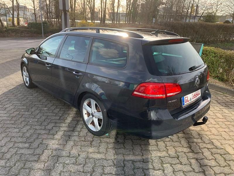 Gebraucht VW Passat 140 PS (102 kW) 2012 Grau Kombi