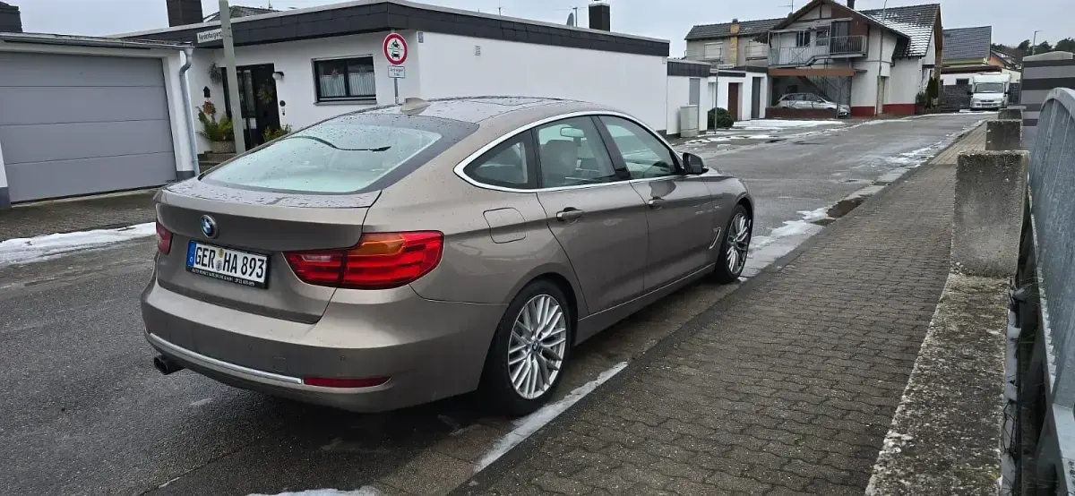 Używany BMW 330 258 KM (189 kW) 2014 Złoty Sedan/Limuzyna