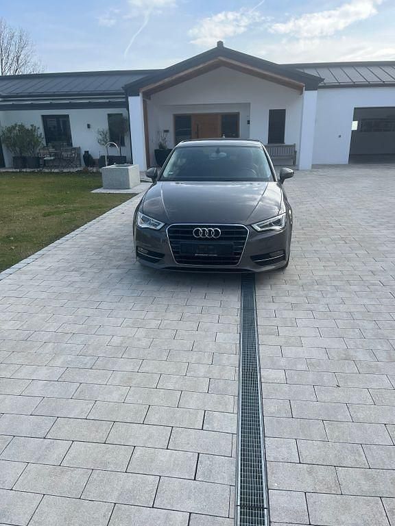 Gebraucht Audi A3 Ambition 105 PS (77 kW) 2012 Grau Kleinwagen