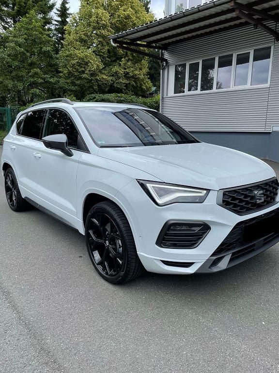 Weiß Gebraucht 2021 Seat Ateca 4Drive SUV | 26.900 € (Guter Preis) - Bild 1/4
