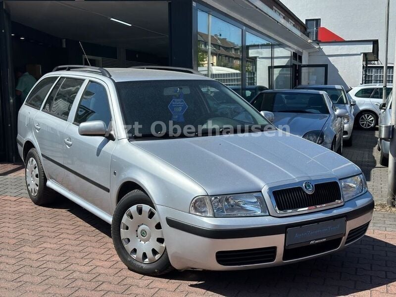 Silber Gebraucht 2009 Skoda Octavia Tour Kombi | 4.490 € (Guter Preis) - Bild 1/4