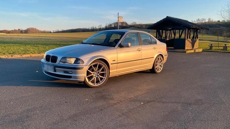 Gebraucht BMW 325 192 PS (141 kW) 2001 Silber Limousine