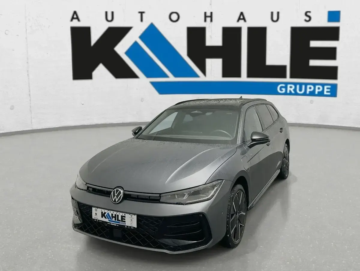Neu VW Passat R-line 177 PS (130 kW) 2025 Schwarz Kombi