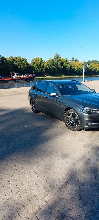 Grau Gebraucht 2014 BMW 530 Kombi | 9.500 € (Superpreis) - Bild 1/4