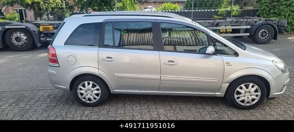 Gebraucht Opel Zafira Edition 140 PS (102 kW) 2006 Silber Van / Kleinbus