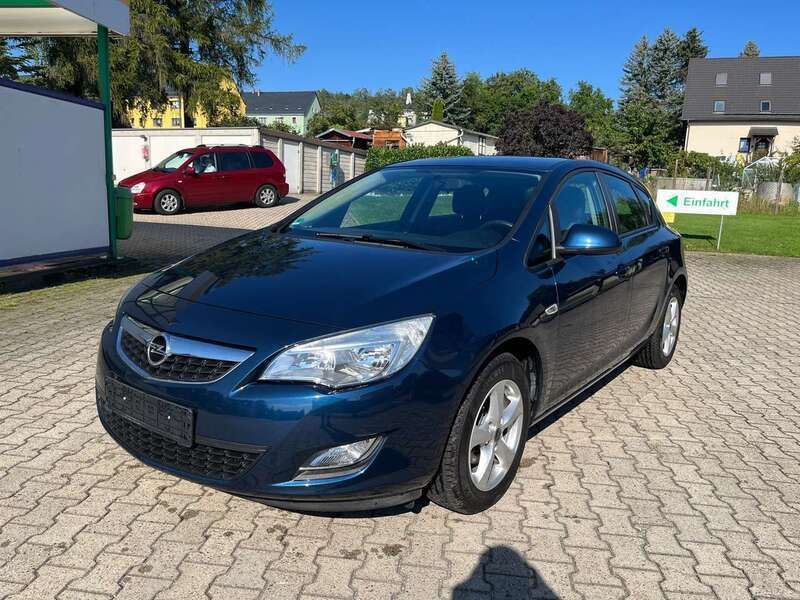 Blau Gebraucht 2012 Opel Astra Limousine | 6.990 € (Fairer Preis) - Bild 1/4