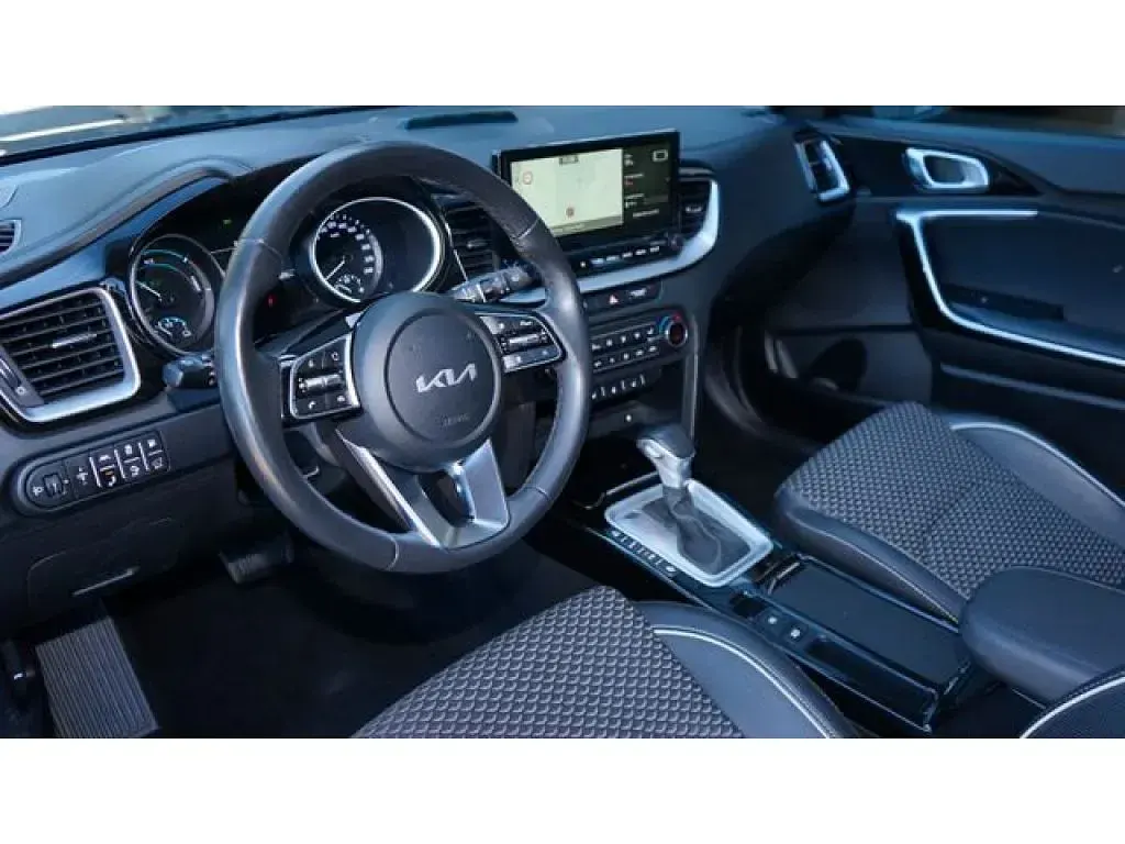 Gebraucht Kia XCeed 141 PS (103 kW) 2022 Dark penta (metallic) SUV