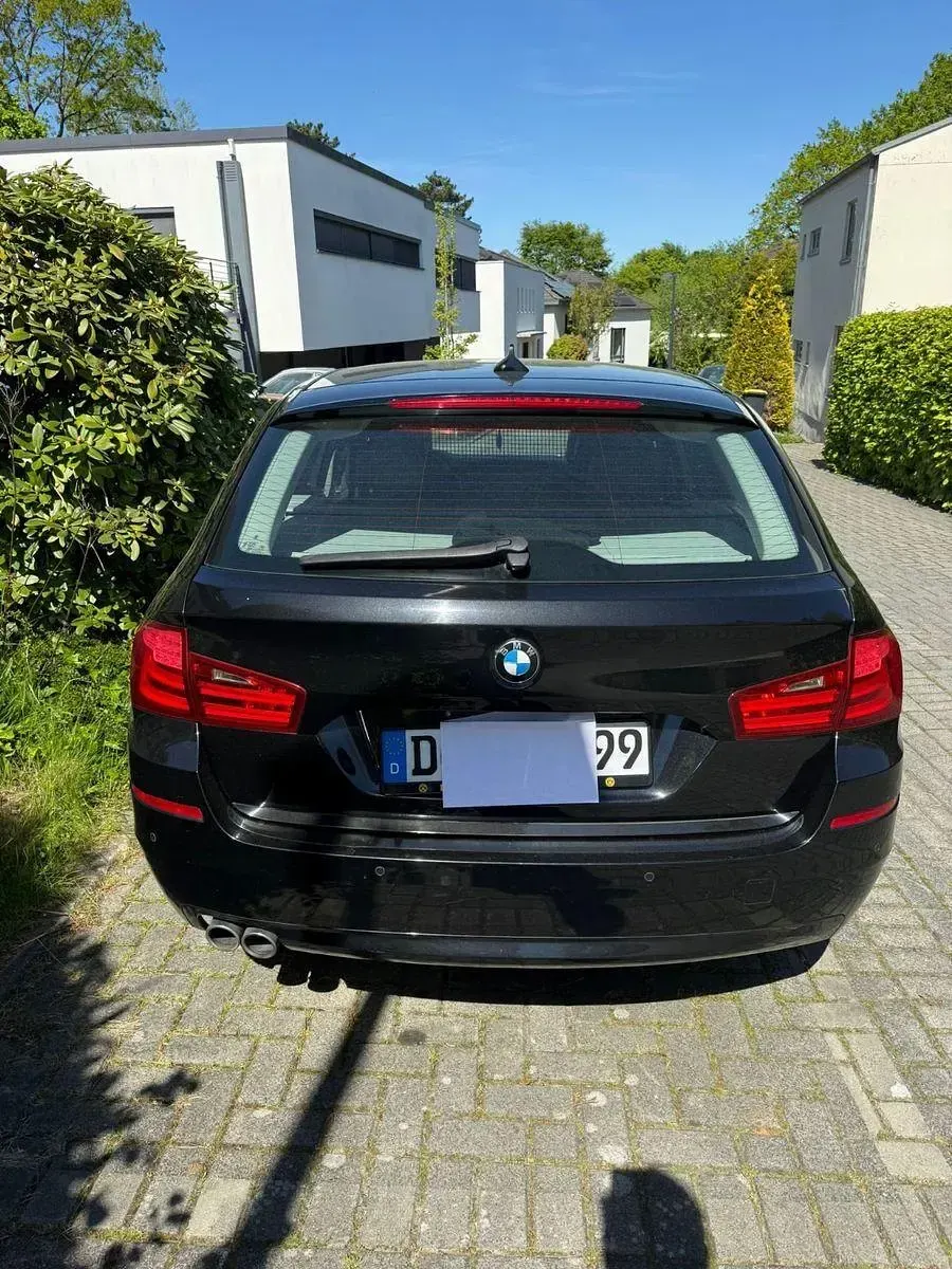 Gebraucht BMW 530 258 PS (189 kW) 2012 Schwarz Kombi