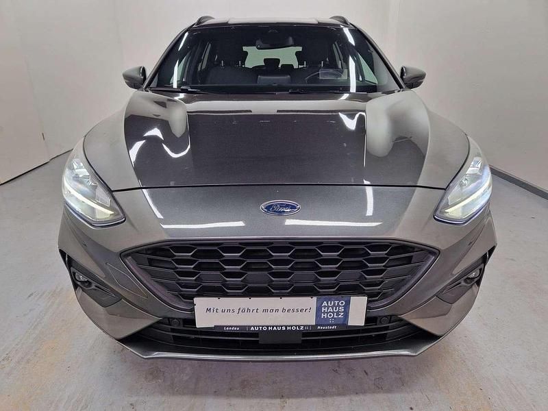 Grau Gebraucht 2020 Ford Focus ST-Line Kombi | 14.990 € (Guter Preis) - Bild 1/4