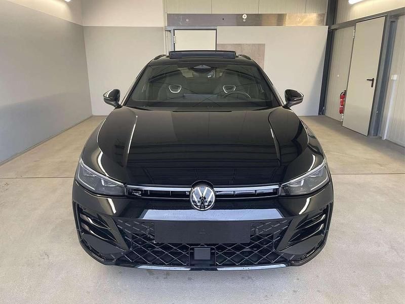 Neu VW Passat R-line 265 PS (194 kW) 2026 [f0f0] oyster silver m... Kombi