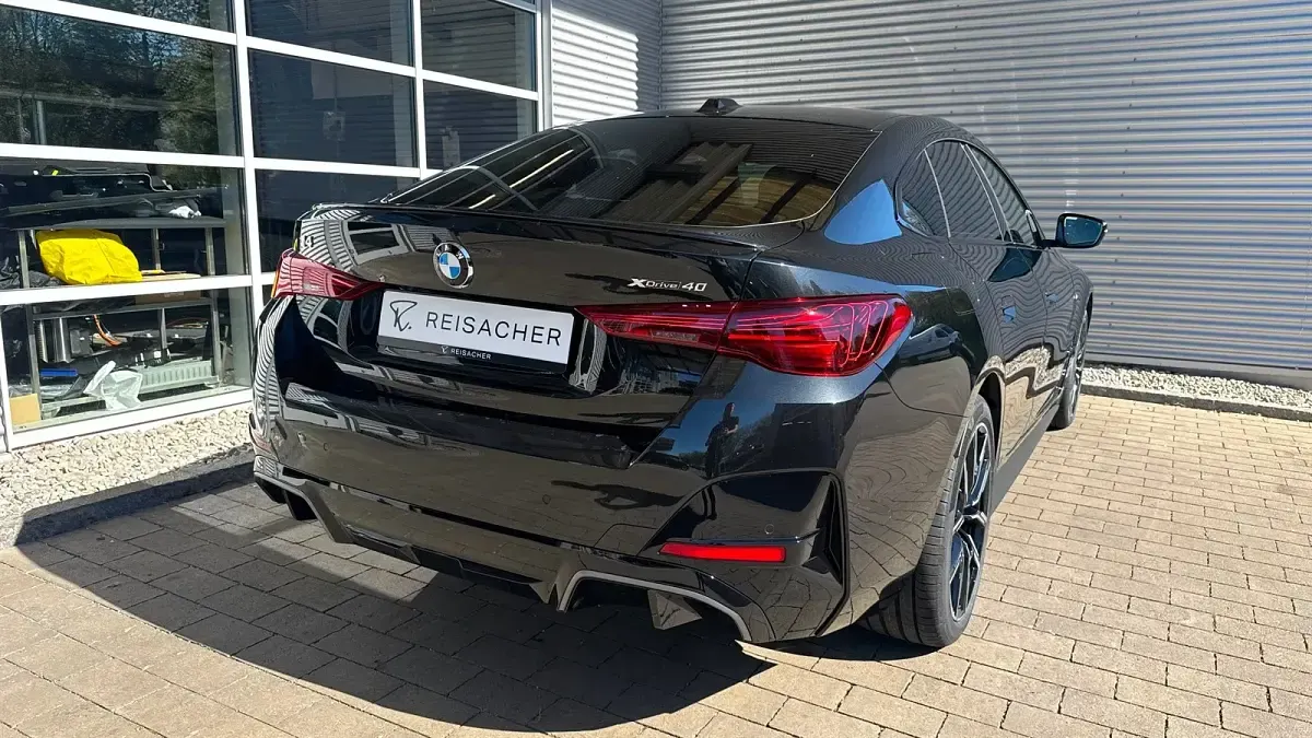 Neu BMW i4 Comfort Edition 294 kW (401 PS) 2026 Saphirschwarz metallic Limousine