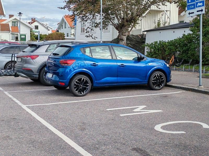 Gebraucht Dacia Sandero Expression 91 PS (66 kW) 2023 Blau Limousine