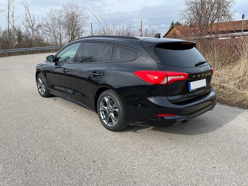Gebraucht Ford Focus ST-Line 150 PS (110 kW) 2019 Schwarz Limousine
