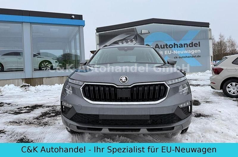 Neu Skoda Kamiq 95 PS (69 kW) 2025 Magic schwarz metallic SUV