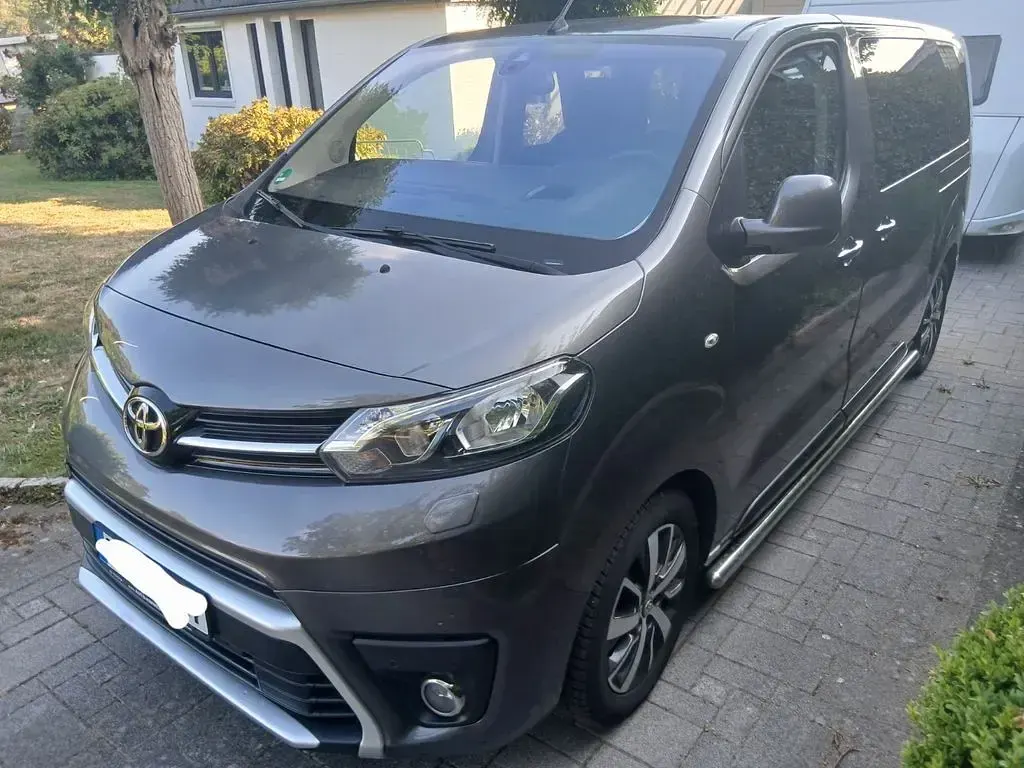 Gebraucht Toyota Proace 150 PS (110 kW) 2016 Grau Van / Kleinbus