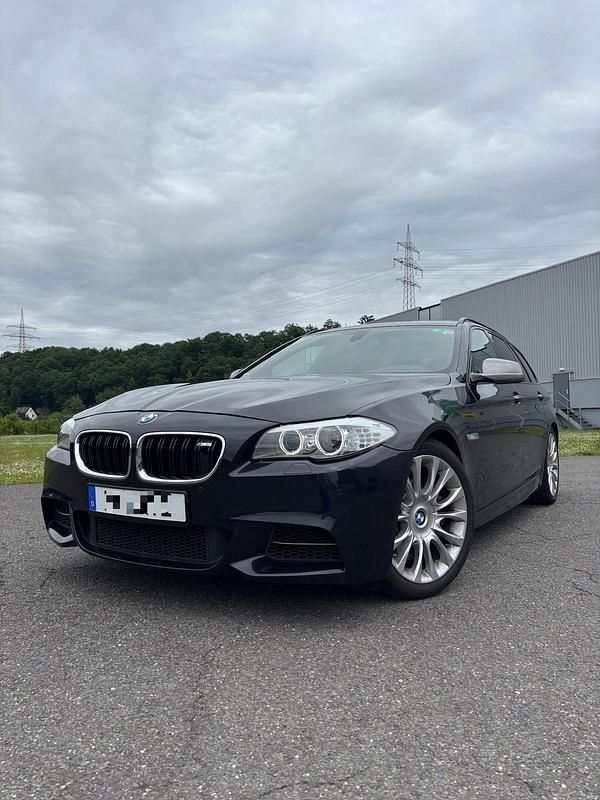 Schwarz Gebraucht 2012 BMW M550 Limousine | 14.800 € (Fairer Preis) - Bild 1/4