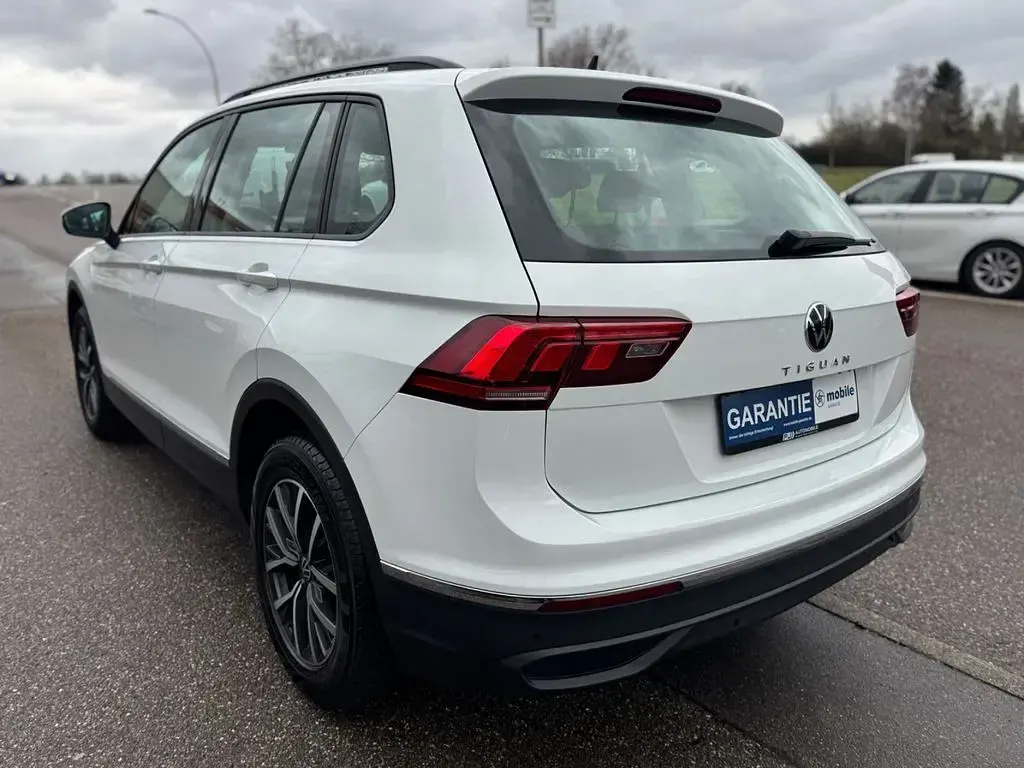 Gebraucht VW Tiguan Life 150 PS (110 kW) 2023 Weiß SUV