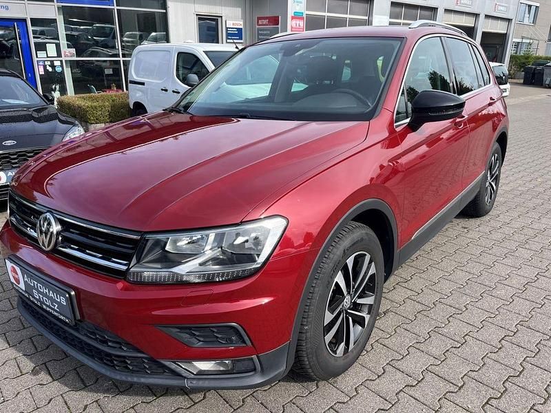 Rot Gebraucht 2019 VW Tiguan IQ Drive SUV | 19.487 € (Guter Preis) - Bild 1/4