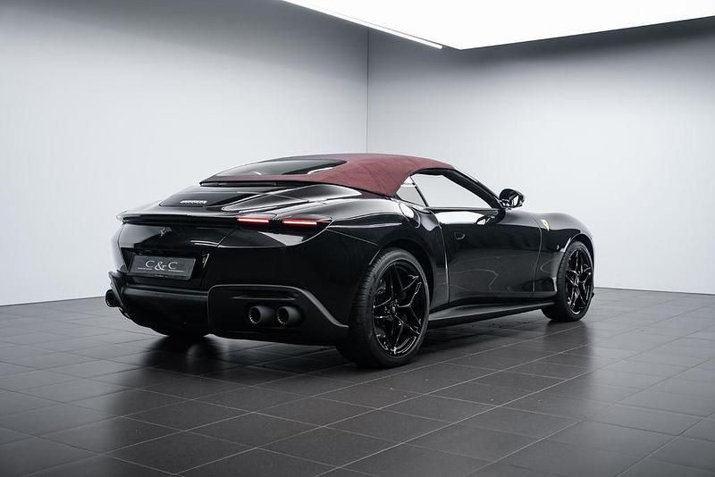 Nouă Ferrari Roma 620 CP (456 kW) 2025 Negru Coupe