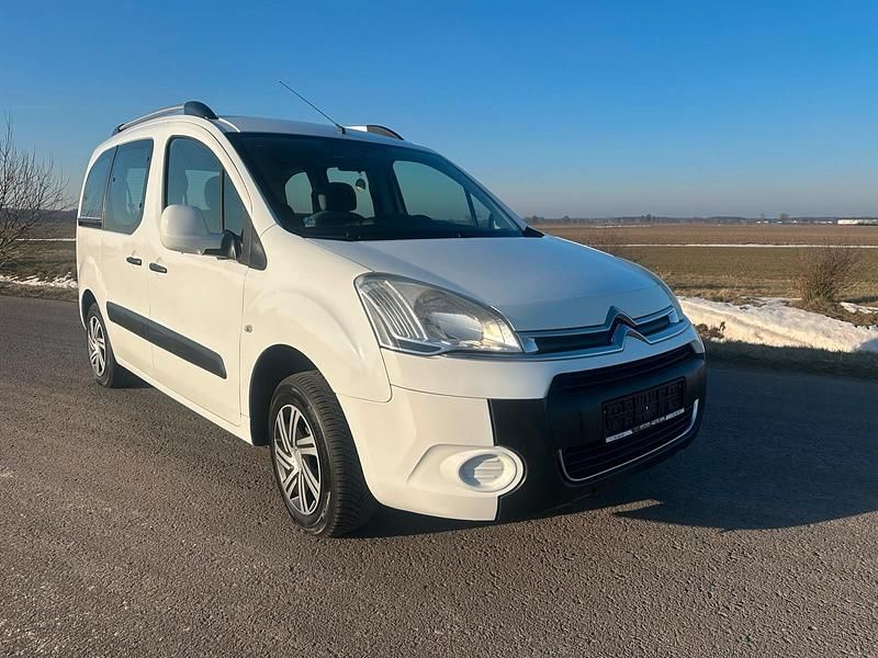 Gebraucht Citroën Berlingo 92 PS (67 kW) 2012 Weiß Van / Kleinbus