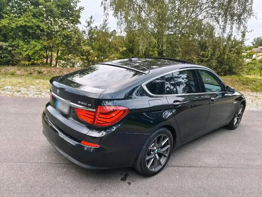 Gebraucht BMW 530 245 PS (180 kW) 2011 Schwarz Limousine