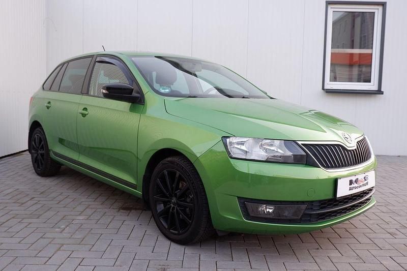 Grün Gebraucht 2017 Skoda Rapid Limousine | 8.990 € (Fairer Preis) - Bild 1/4