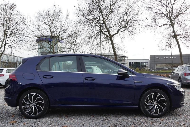 Gebraucht VW Golf Style 150 PS (110 kW) 2020 Blau Limousine