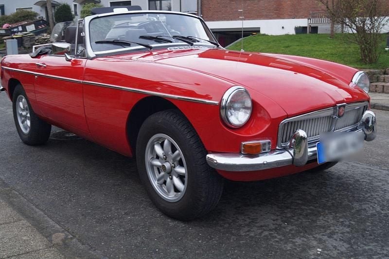 Rot Gebraucht 1979 MG B Cabrio | 13.450 € - Bild 1/4