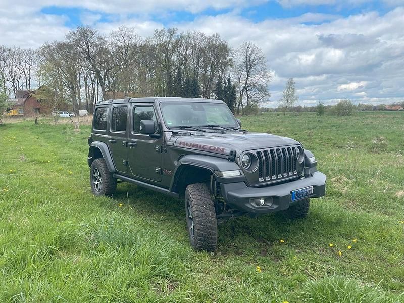 Grau Gebraucht 2021 Jeep Wrangler Rubicon SUV | 48.200 € (Fairer Preis) - Bild 1/4