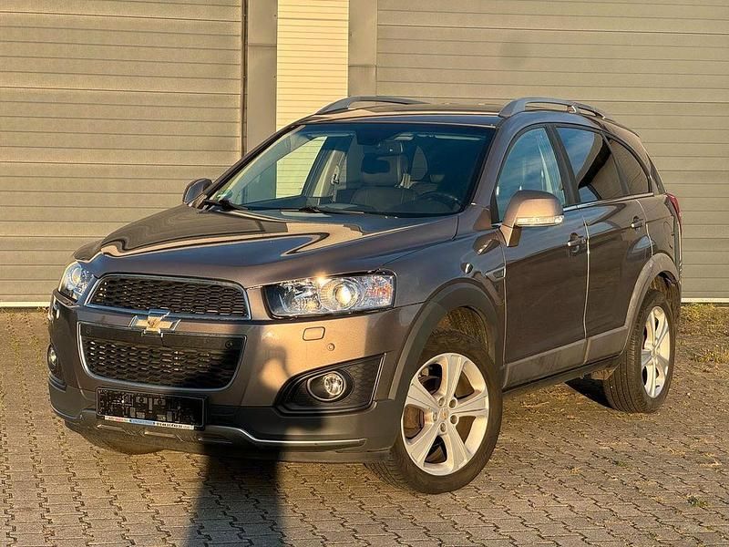 Braun Gebraucht 2014 Chevrolet Captiva LT SUV | 5.300 € (Fairer Preis) - Bild 1/4